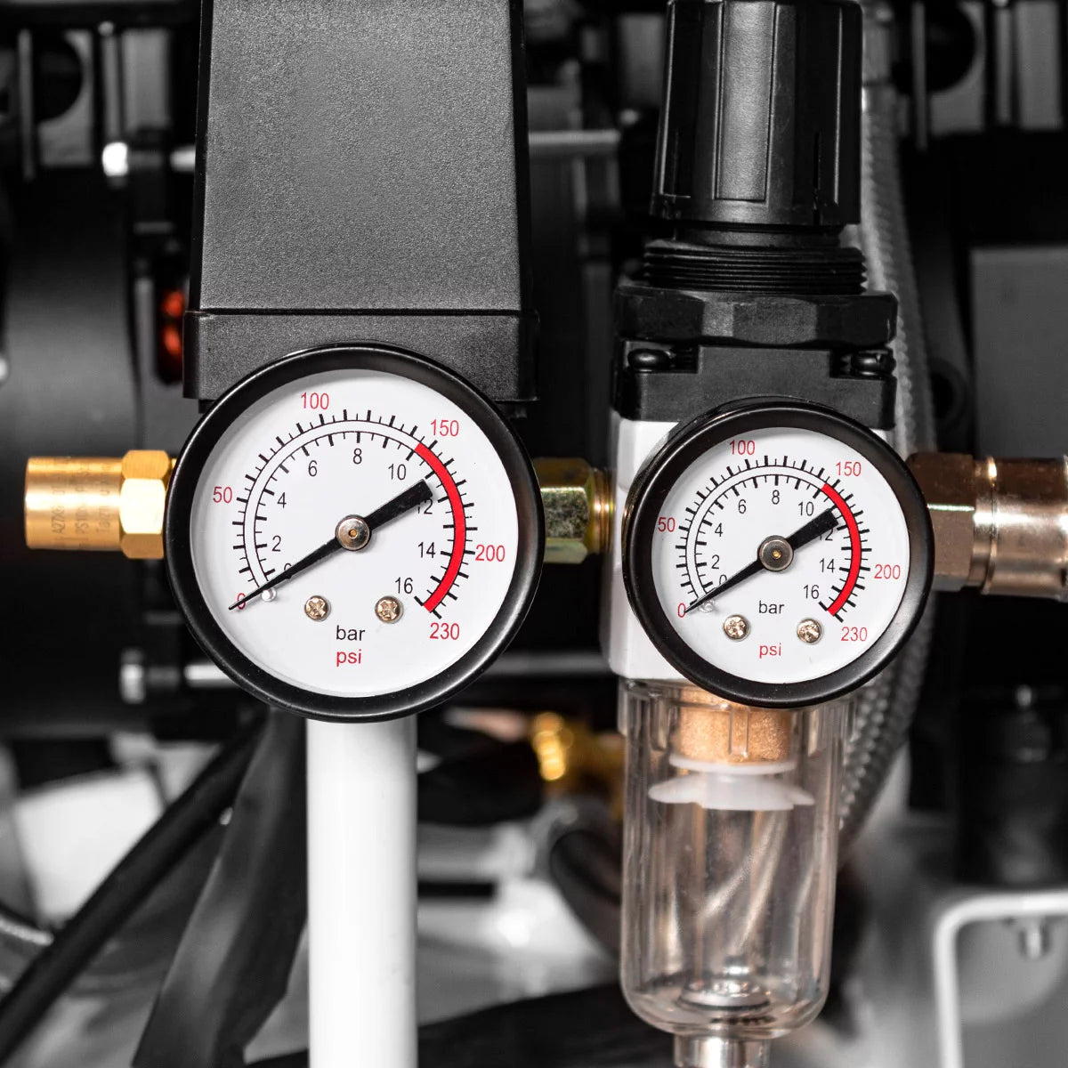 STAHLWERK Kompressor ST-2010 Pro mit 10 bar | 10,8 PS | 8 kW | 1050 l/min | 200 l Tank ölfreier Druckluft-Kompressor | Kolben-Kompressor | Silent-Kompressor | Flüster-Kompressor mit Brushless-Motoren