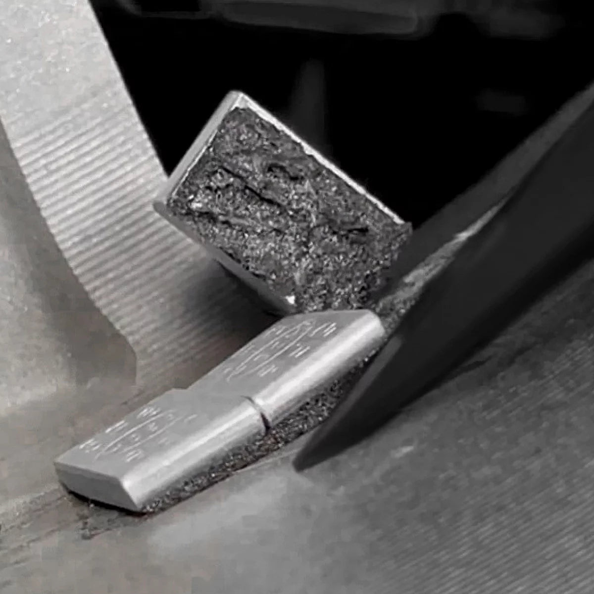 STAHLWERK 4-piece plastic chisel and scraper set 18-35 mm | Gently removes balancing weights, adhesive residue, seals or decorative strips Ergonomic and material-friendly for vehicles and crafts