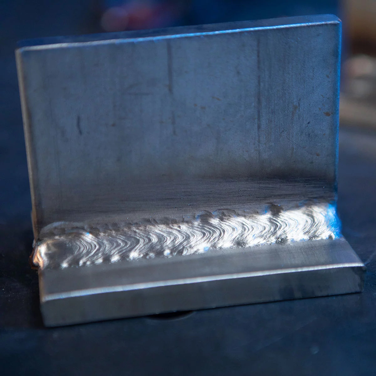 Stahlwerk Mig Mag 200 double impulsion par machine de soudage entièrement synergique avec brûleur de soudage en aluminium AK25 / MB25 et pièces de portage pour soudage en aluminium