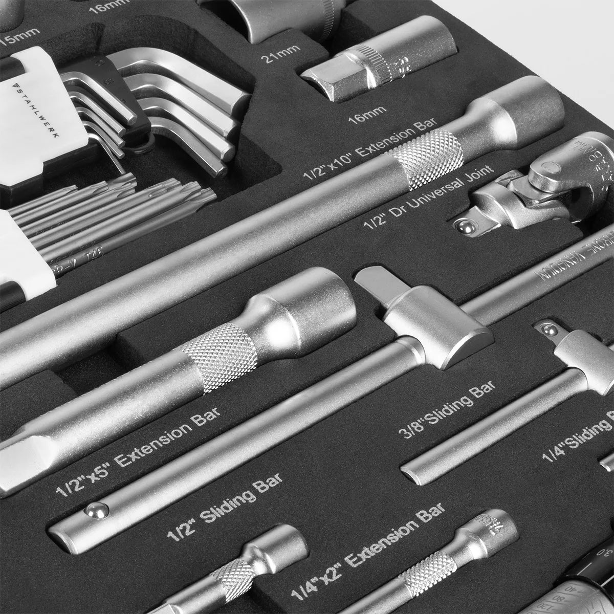 STAHLWERK 186-teiliger Bit- und Steckschlüsselsatz in Werkstattwageneinlage | Hochwertiges CrV-Werkzeug | 3/8", 1/2" und 1/4" Ratschen-, Bit- und Steckschlüssel-Set | Mit Drehmomentschlüssel 20-210 Nm